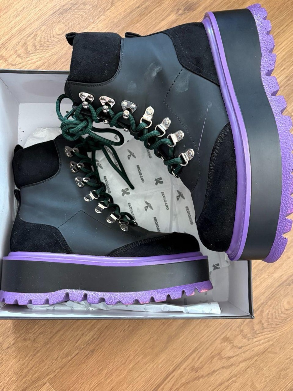 Koi Footwear black hydra matrik platform boots size u.s w7